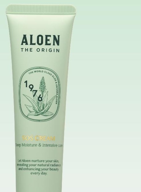 뚜껑을 아래로 하고 선 알로엔 디오리진 SOS 크림 튜브. 튜브 글자: ALOEN, THE ORIGIN, THE WORLD CLASS ALOE & UNIVERA ALOEN, 1976, SOS CREAM, Deep Moisture & Intensive care